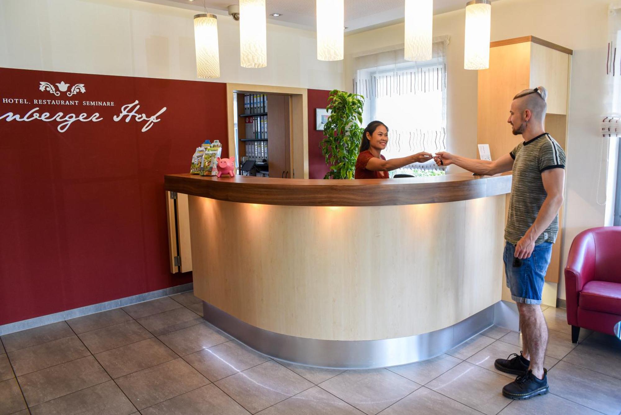 נוימרקט אין דר אוברפפלץ Hotel Nuernberger Hof מראה חיצוני תמונה