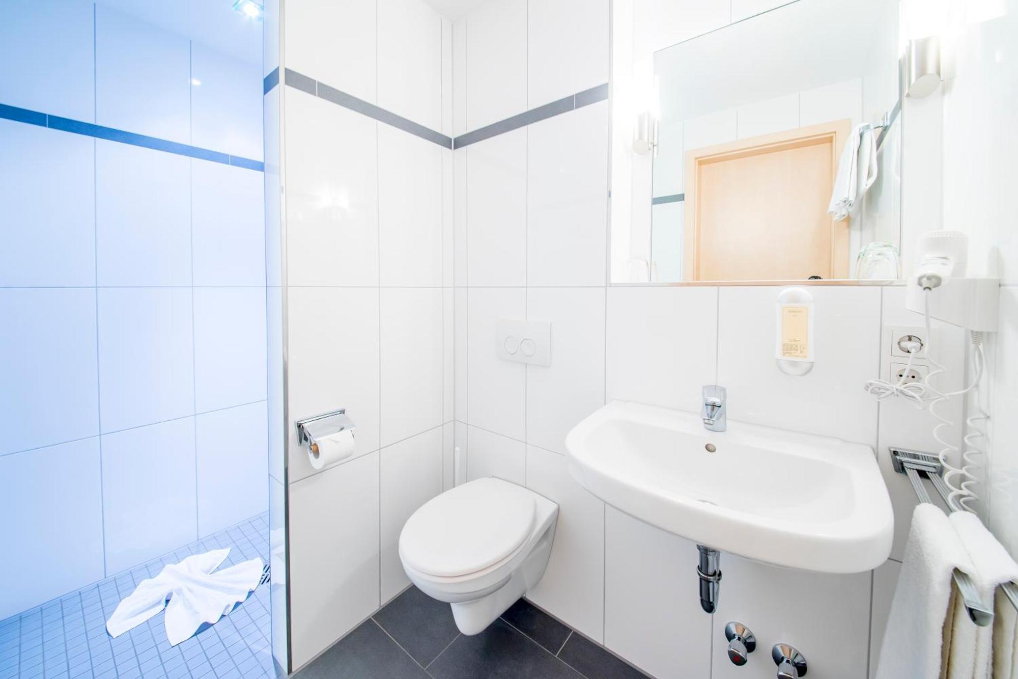 נוימרקט אין דר אוברפפלץ Hotel Nuernberger Hof מראה חיצוני תמונה