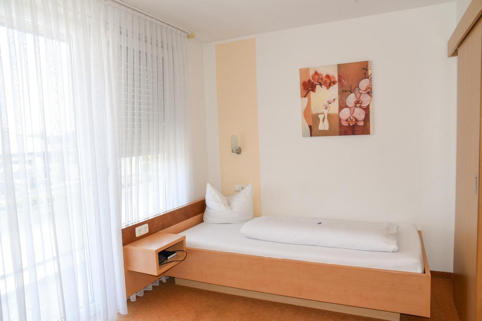 נוימרקט אין דר אוברפפלץ Hotel Nuernberger Hof מראה חיצוני תמונה