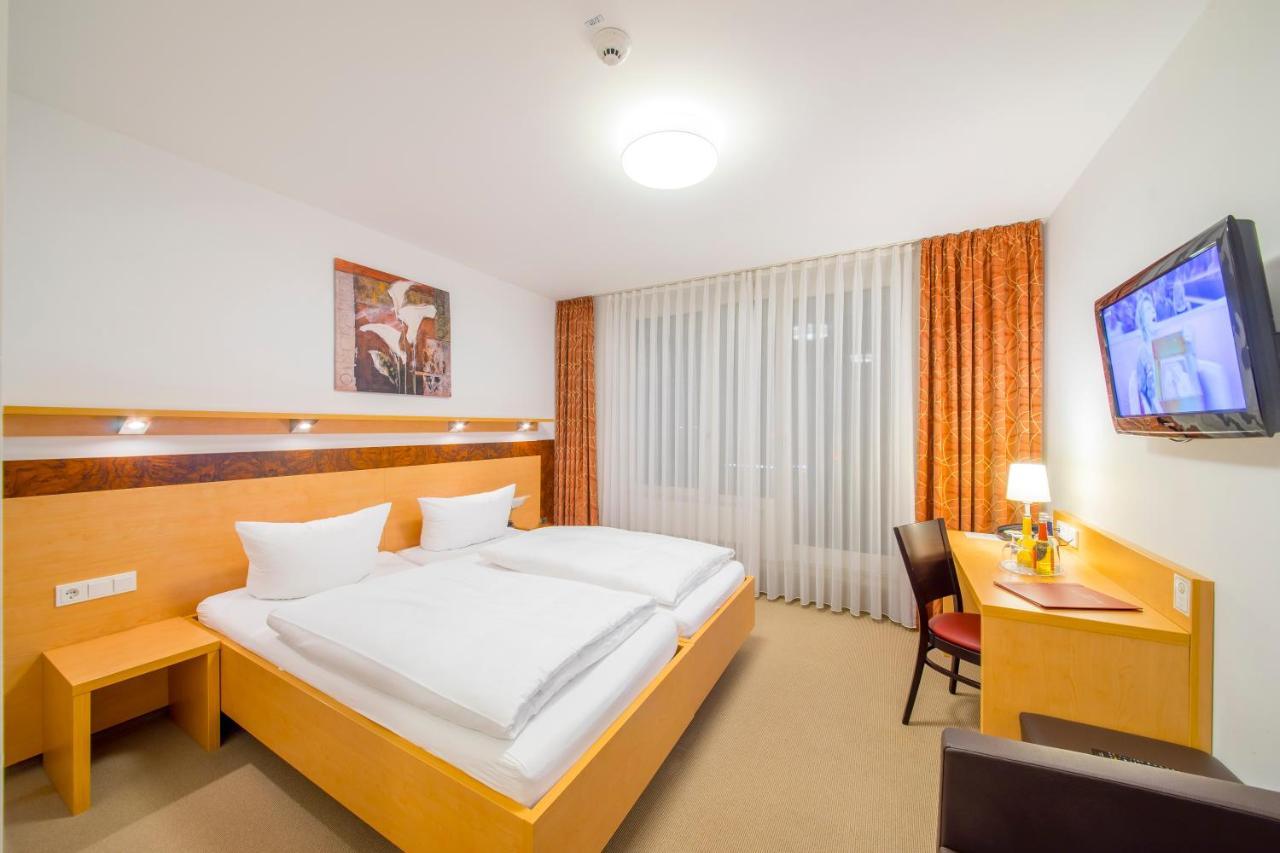 נוימרקט אין דר אוברפפלץ Hotel Nuernberger Hof מראה חיצוני תמונה